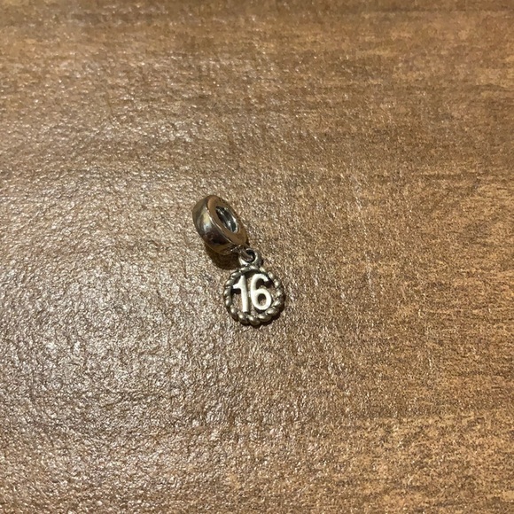 Pandora Sweet 16 Charm - Picture 1 of 2